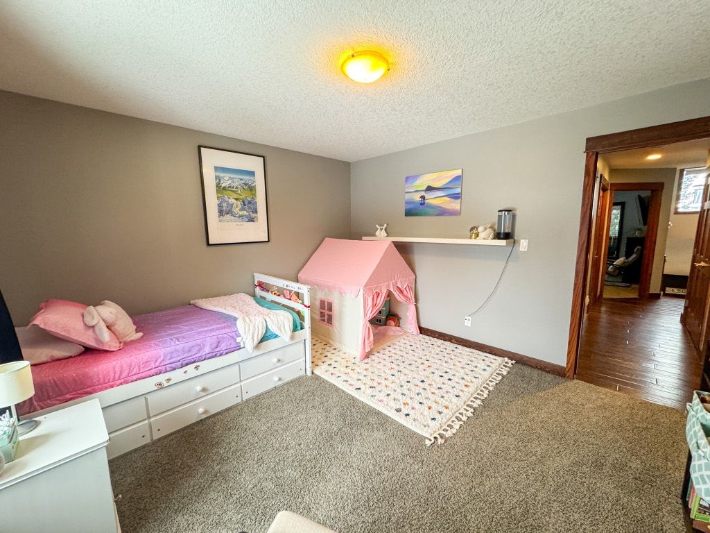listing image 16518807280231652646