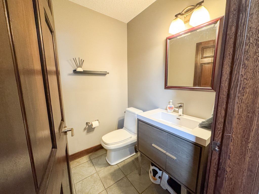 listing image 16512086512327743639