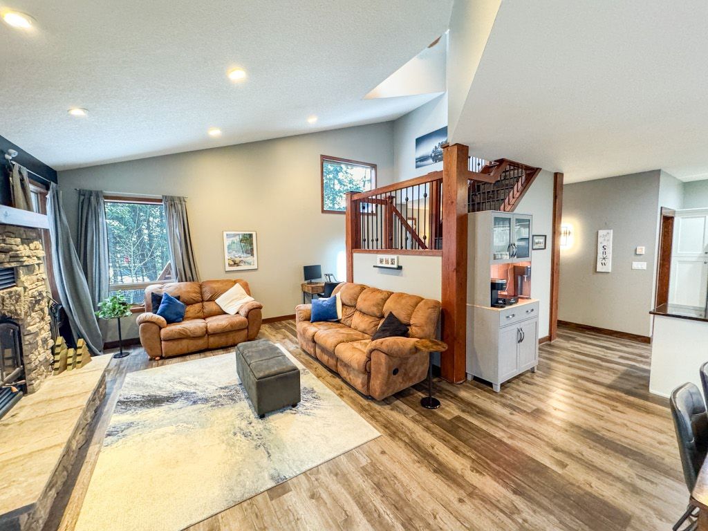 listing image 16517083118267711412