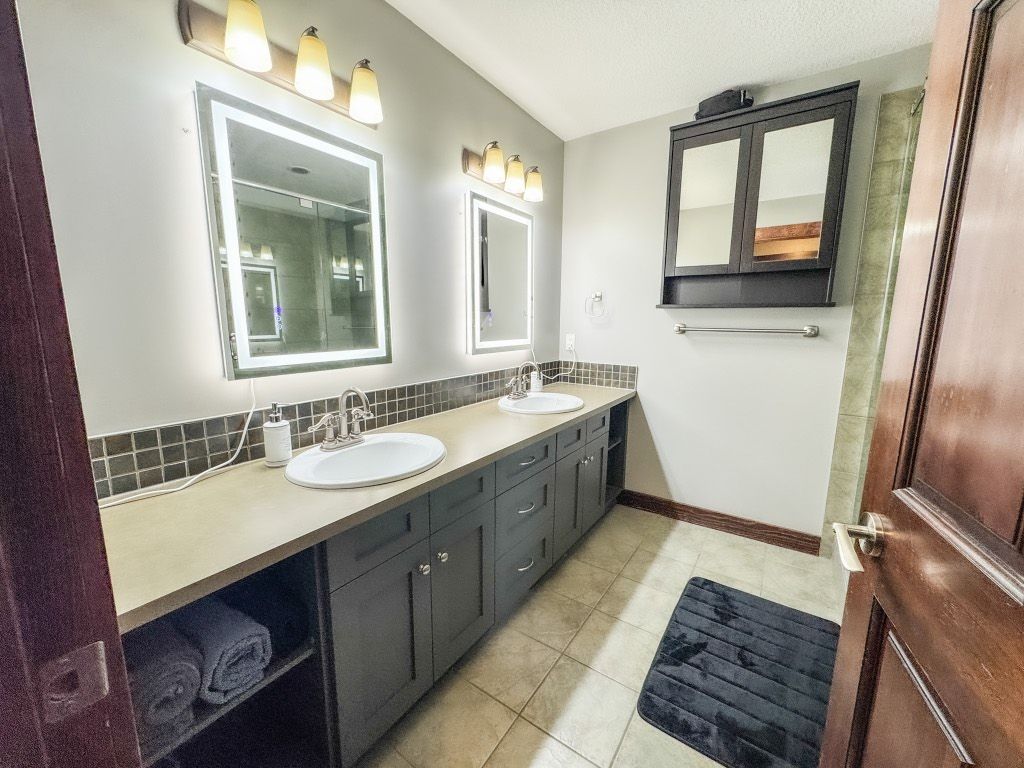 listing image 16511174475112741747