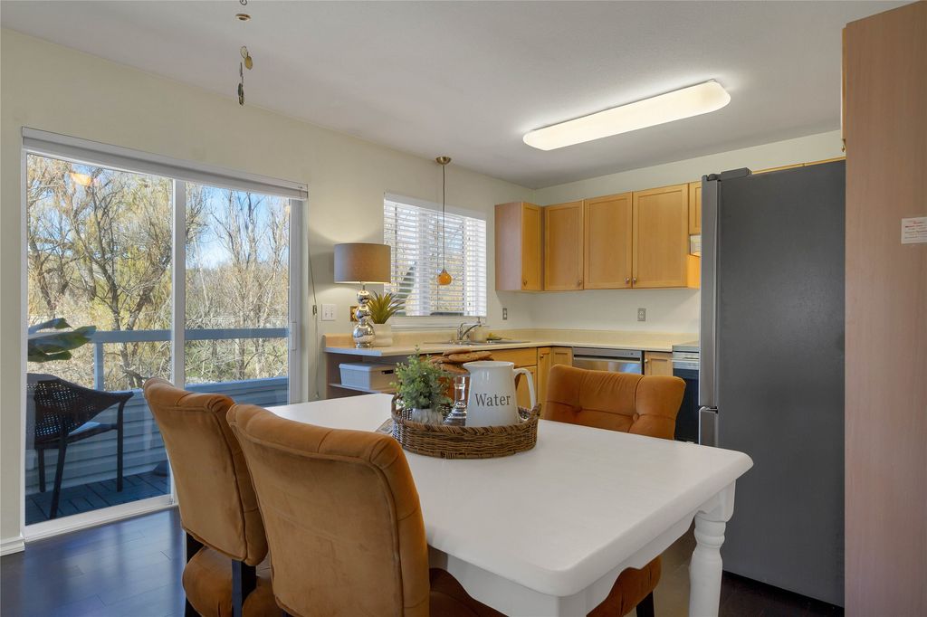 listing image 16517037395669470985