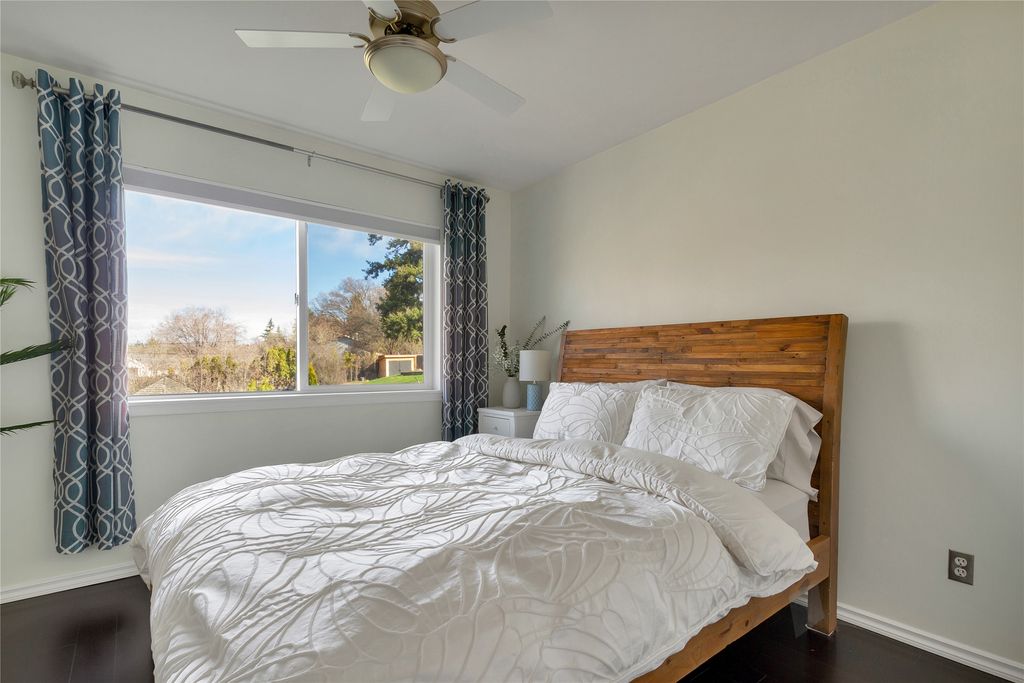 listing image 16510426414612488828