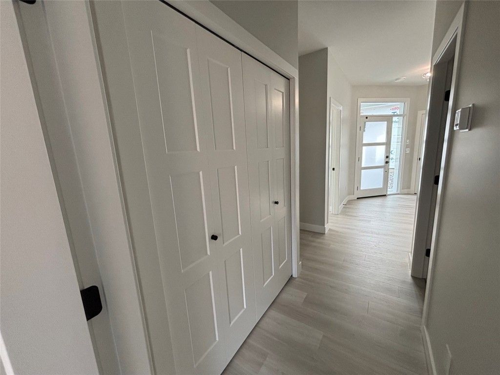 listing image 16517925735552138228