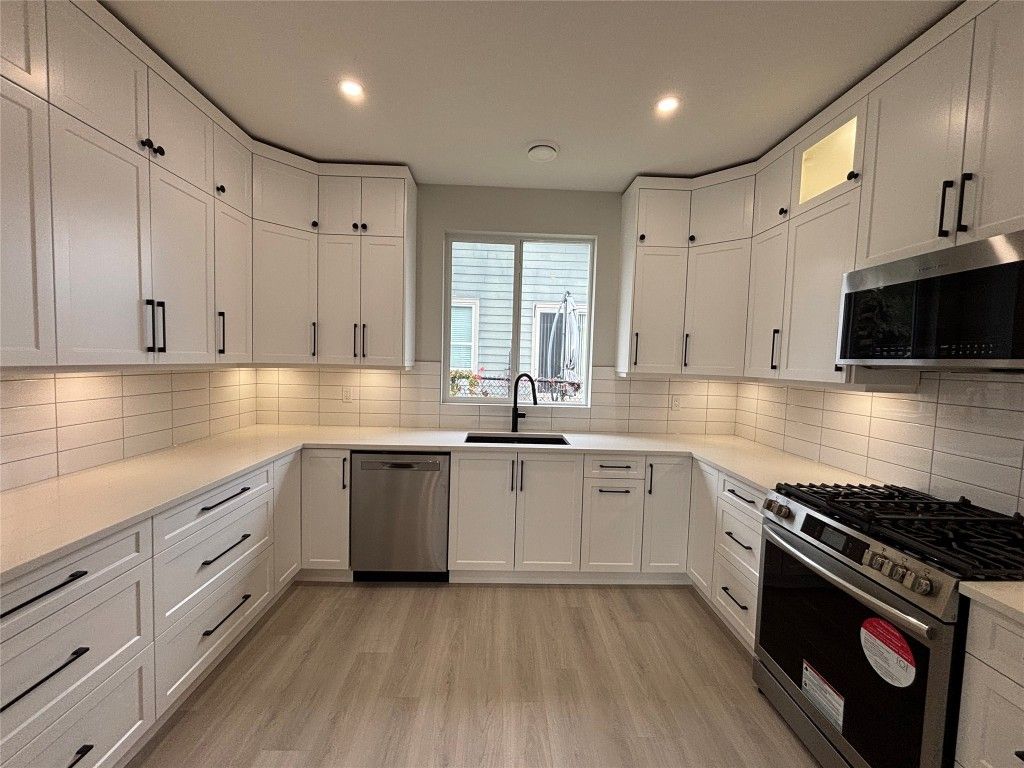 listing image 16513153422577202594