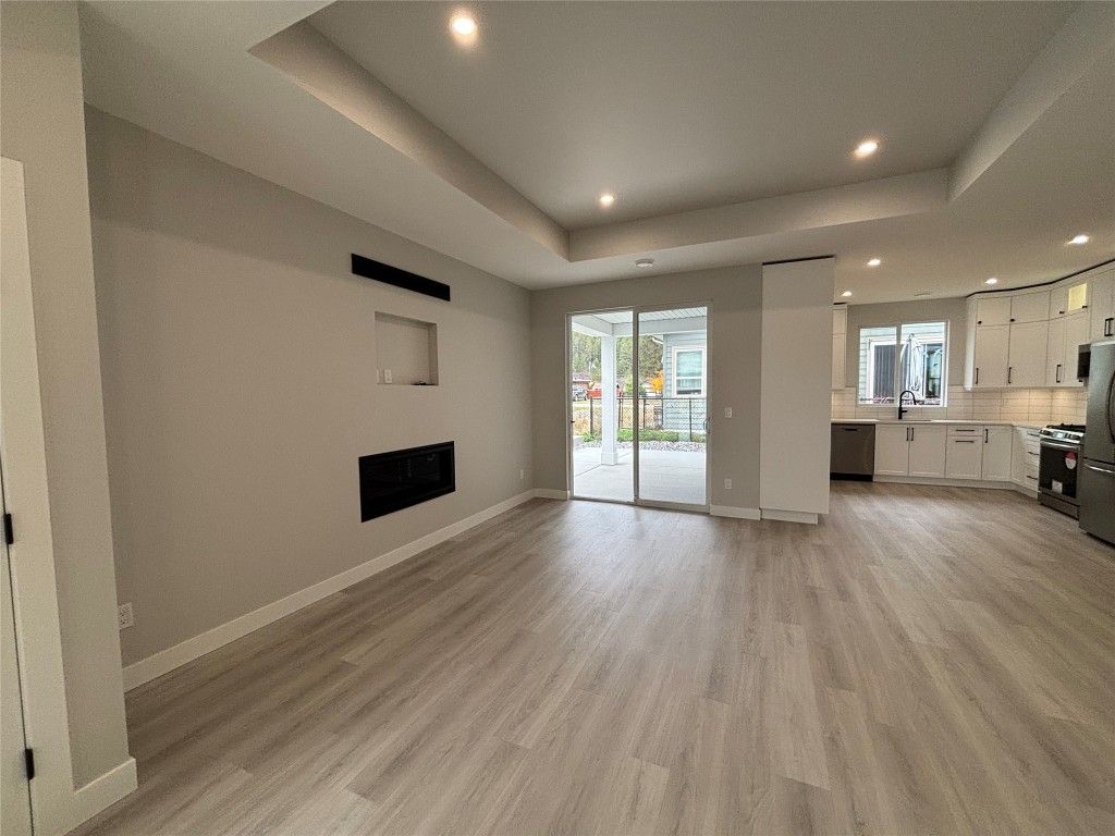 listing image 16514015044579092675