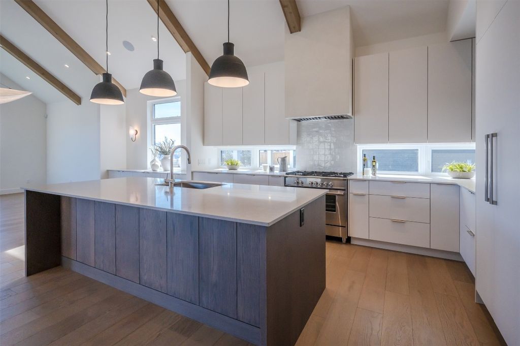 listing image 16519260471983264984