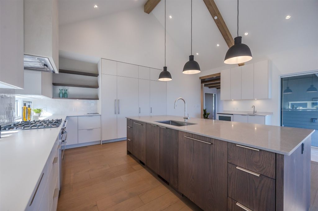 listing image 16512558005765183355