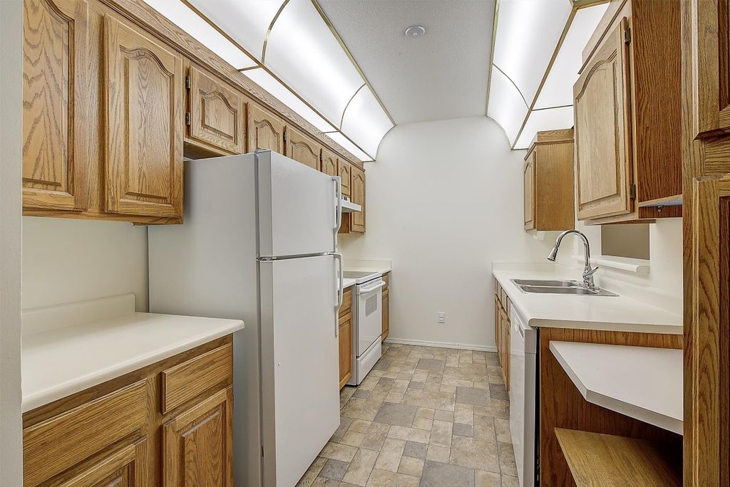 listing image 16512091914664473488