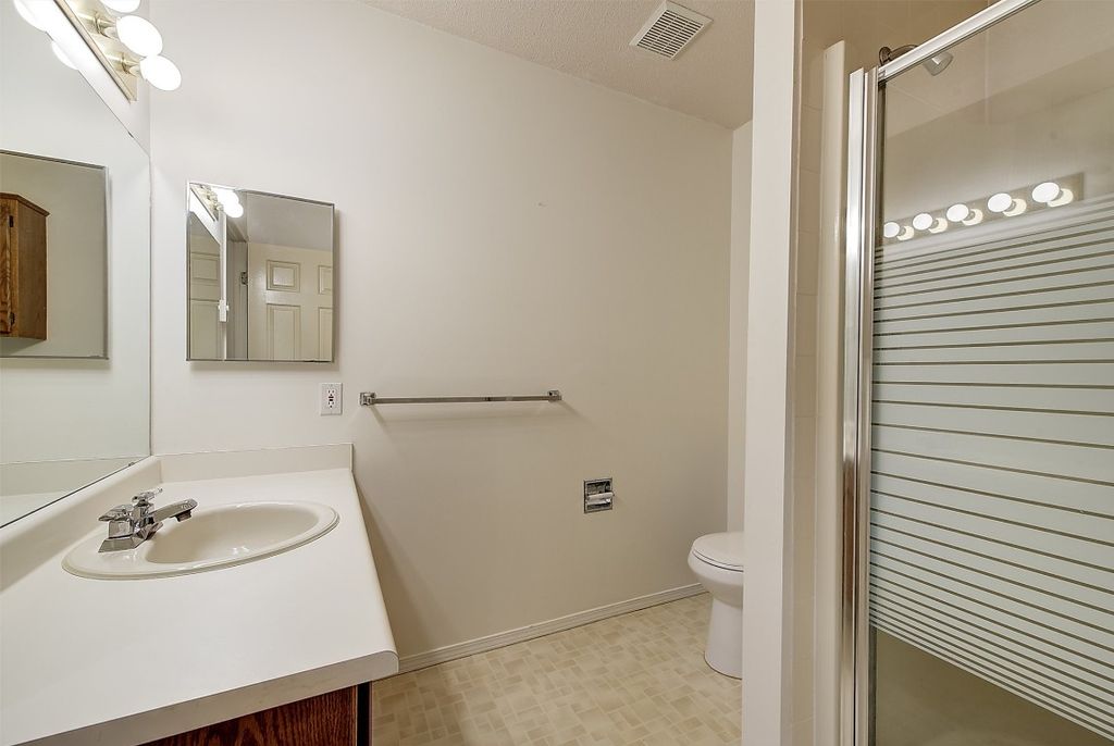 listing image 16517921929834251381