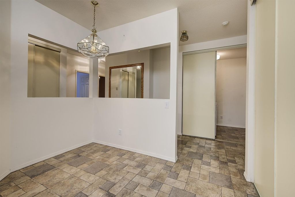 listing image 16510057164984708940