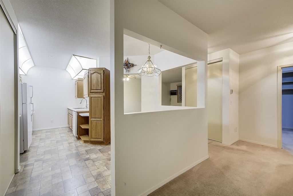 listing image 16512899781993925351