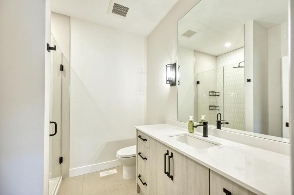 listing image 16517552016597889116