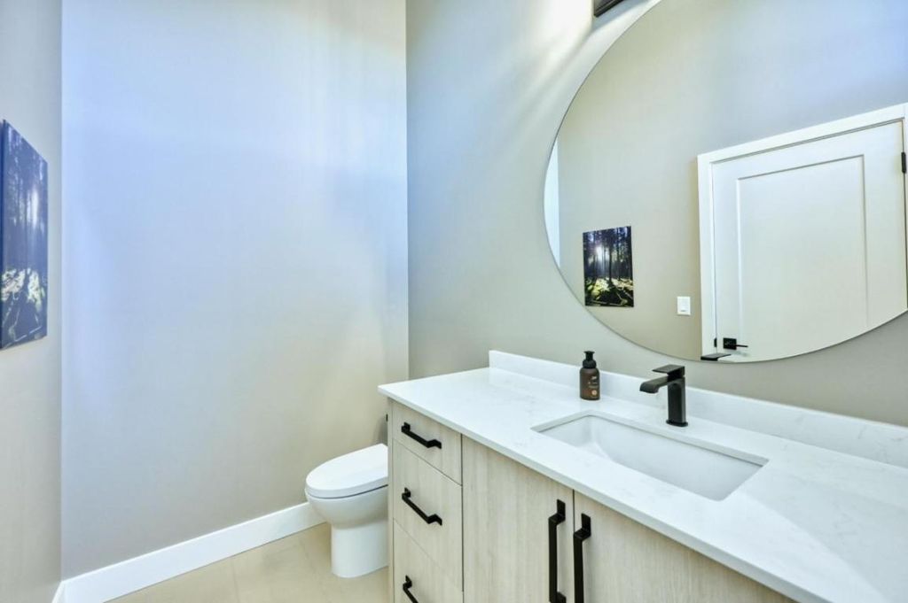 listing image 16515701150467419148