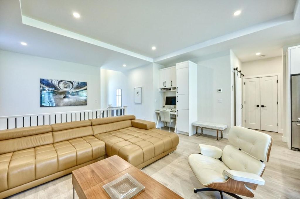 listing image 16511899759400189123