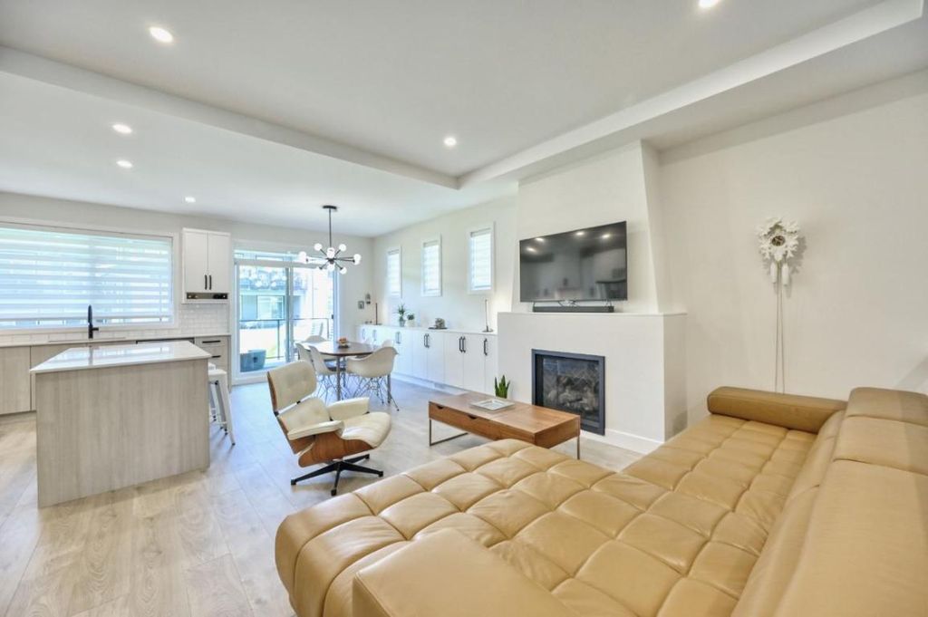 listing image 16518539261717416123