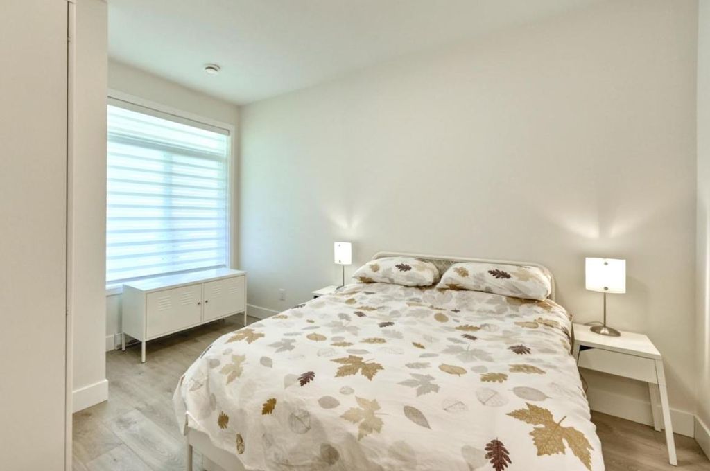 listing image 16517367576272123370