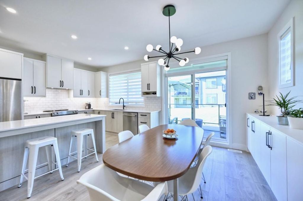 listing image 16516780874030392971
