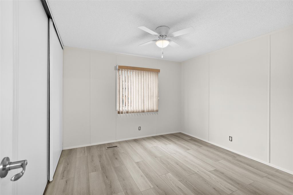 listing image 16512180107093717432