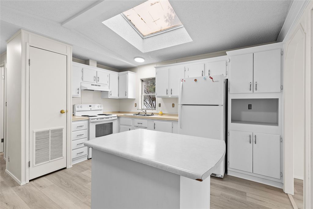 listing image 16510344744536413492