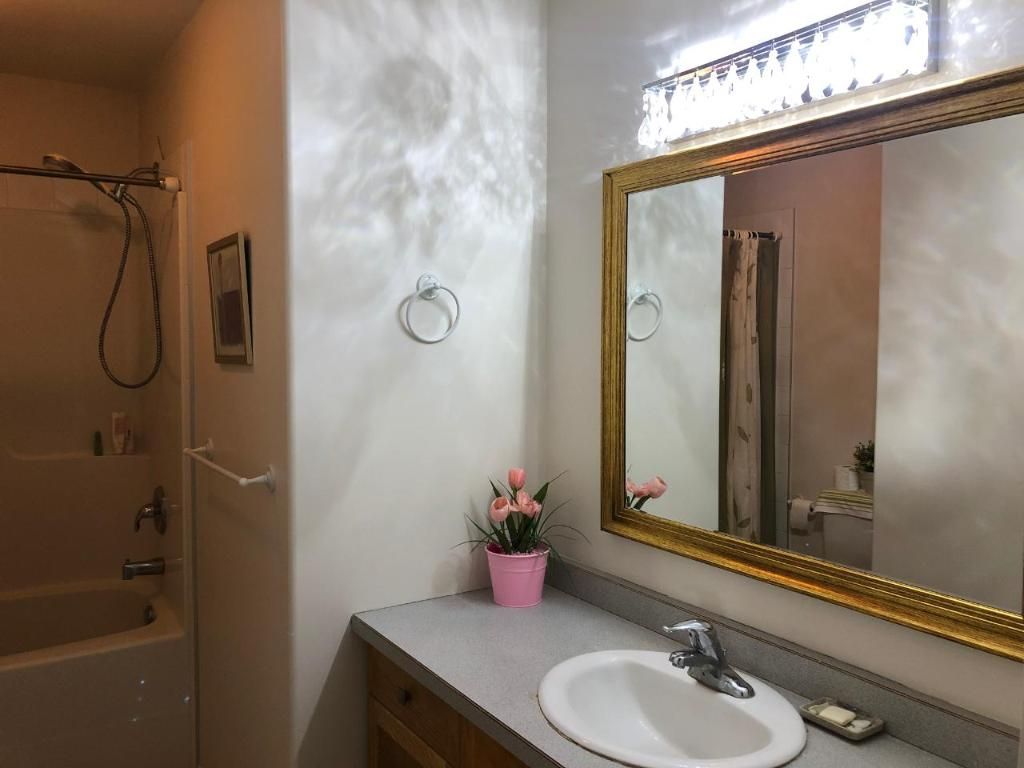 listing image 16518406254027579585