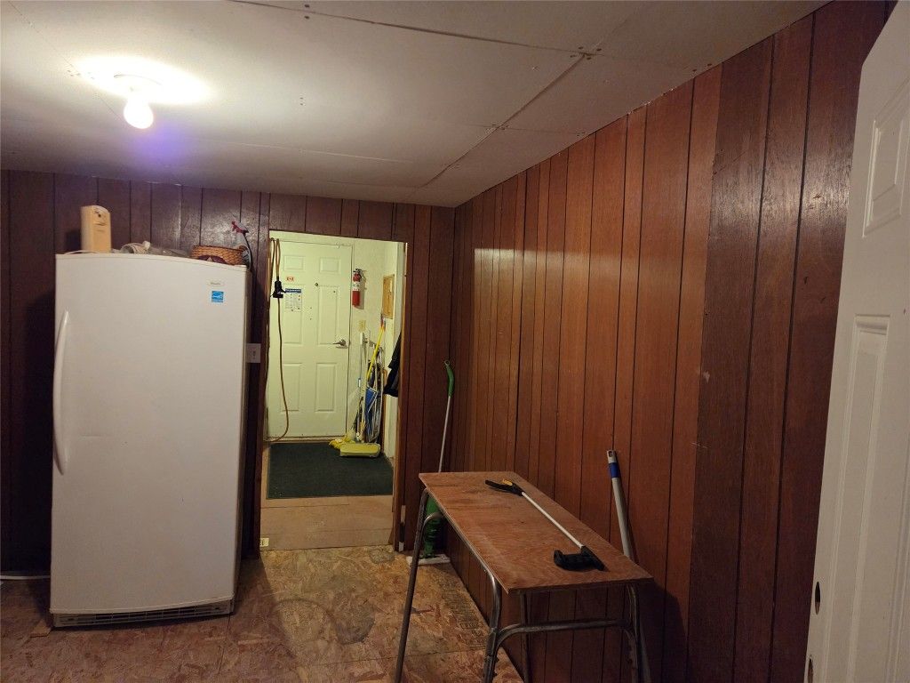 listing image 16511984957783240261