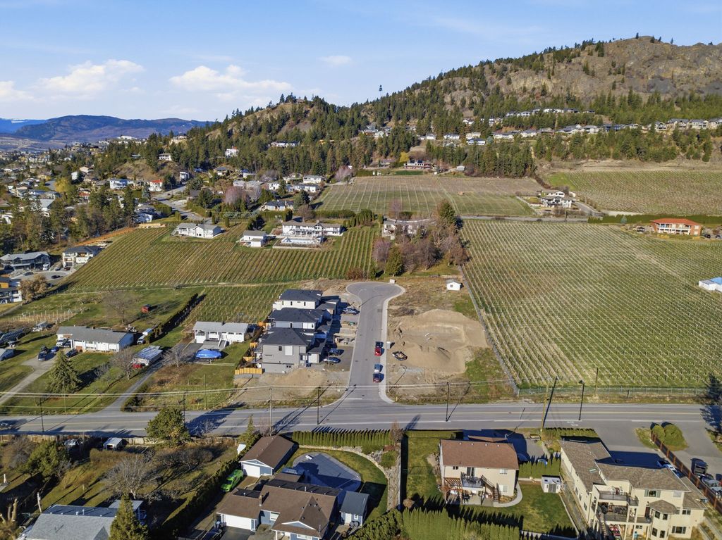 listing image 16515289702154310202