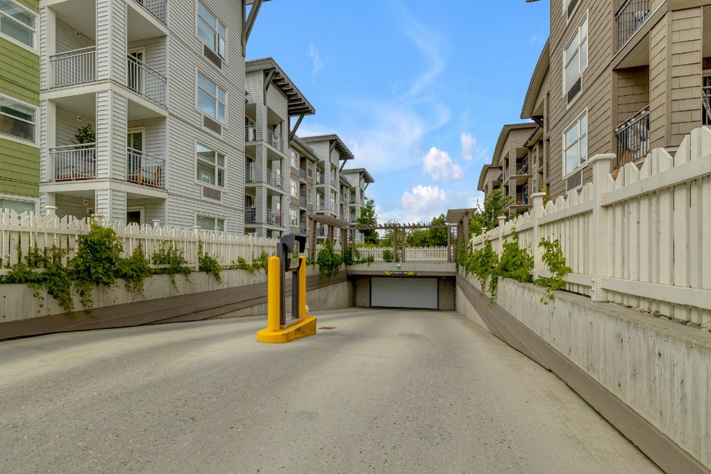 listing image 16511743028253015622