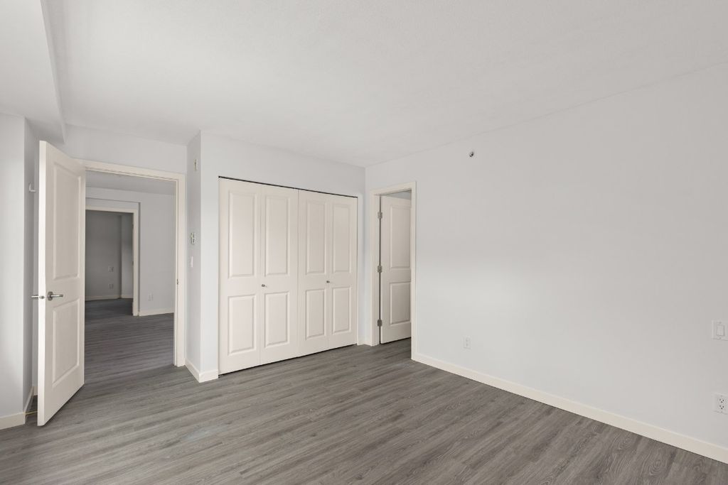 listing image 16514529611171170641