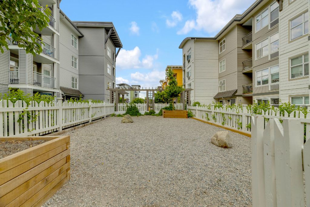 listing image 16517471272985644622