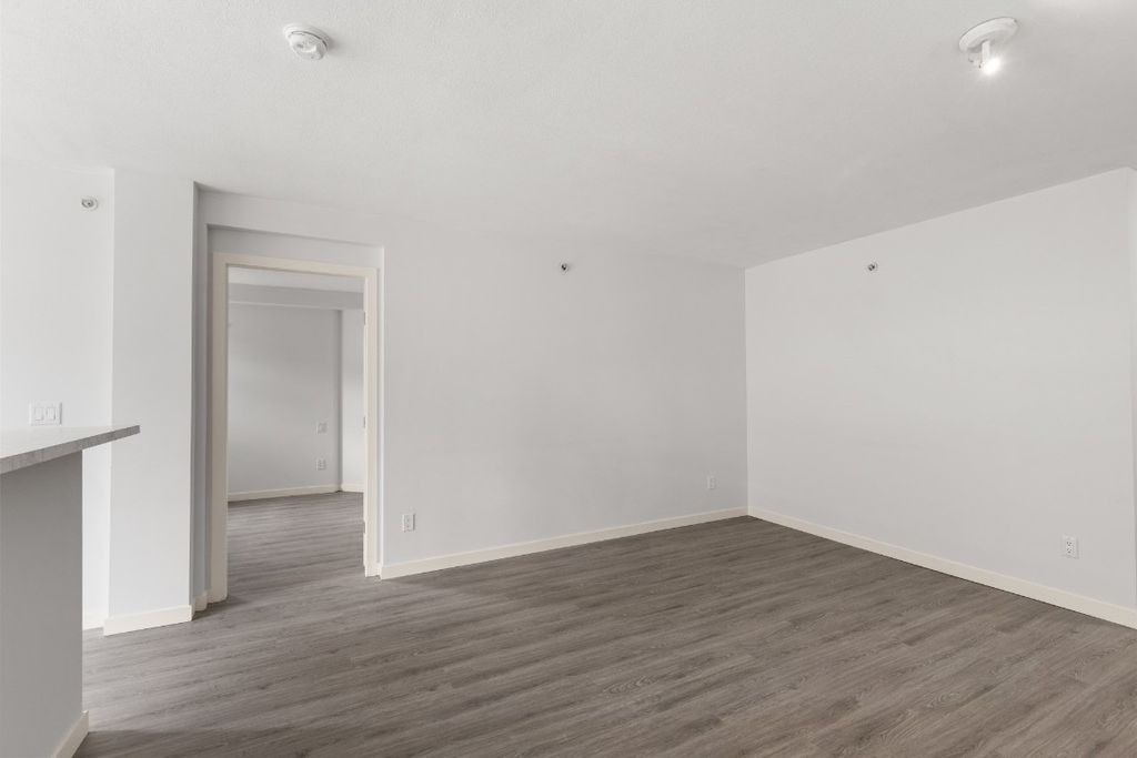 listing image 16512390151214833601