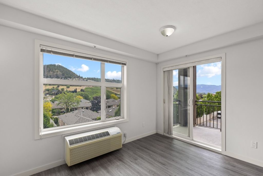 listing image 16512409754525740256
