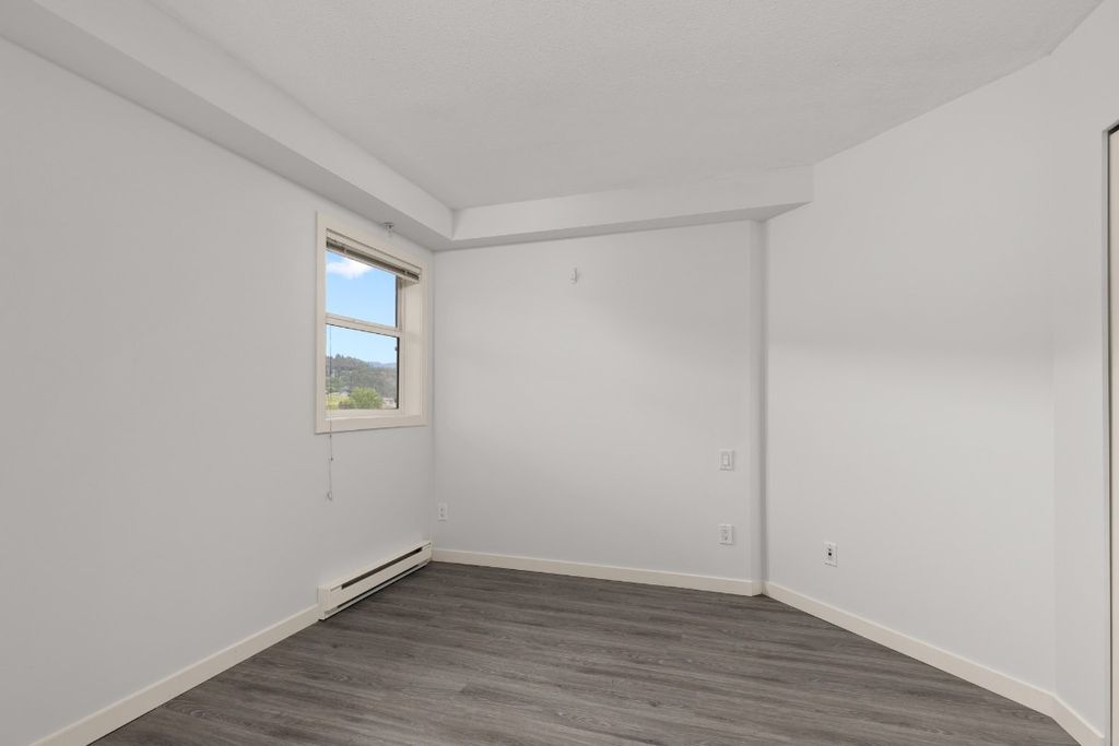 listing image 16512260025160147784