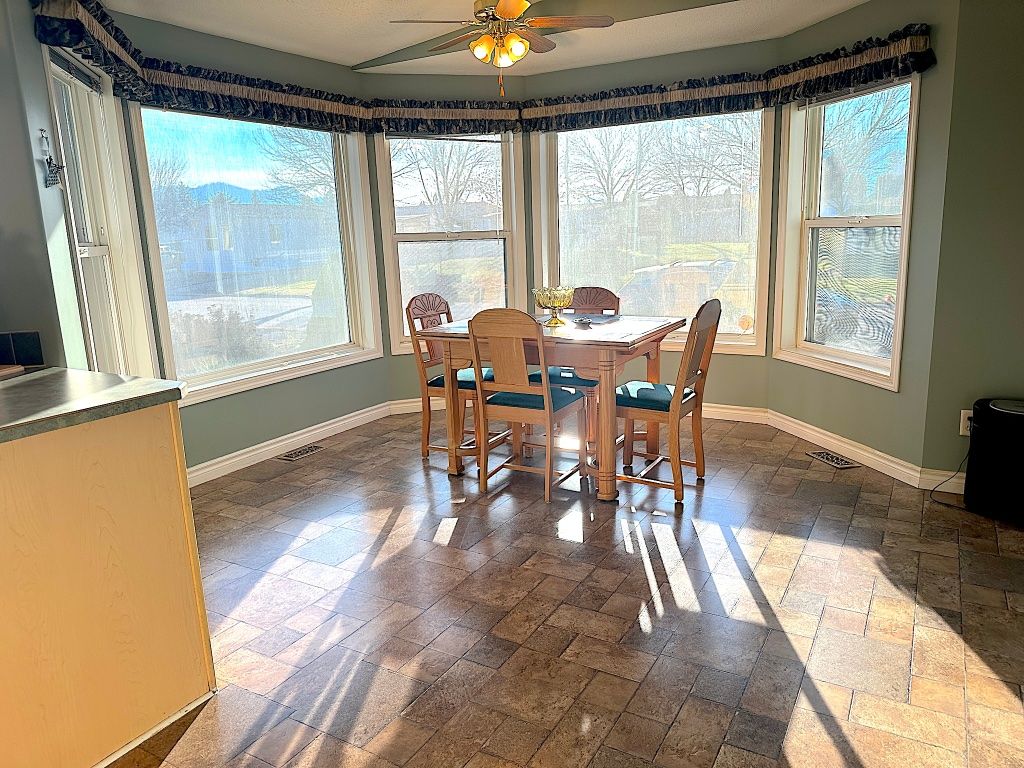 listing image 16517300864750608477