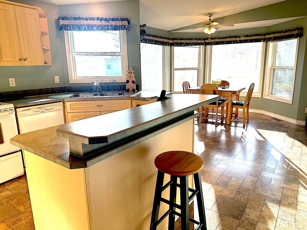 listing image 16511209910759167408