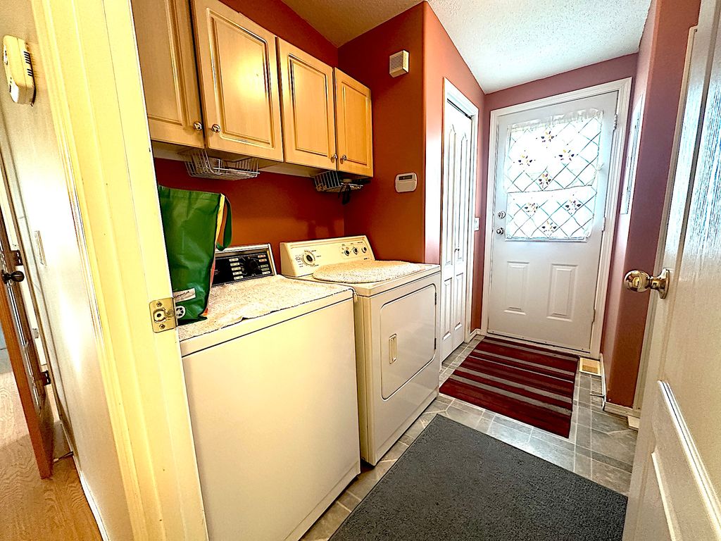 listing image 16519767888986687626