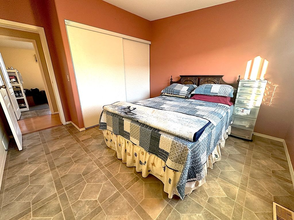 listing image 16515240652287652102