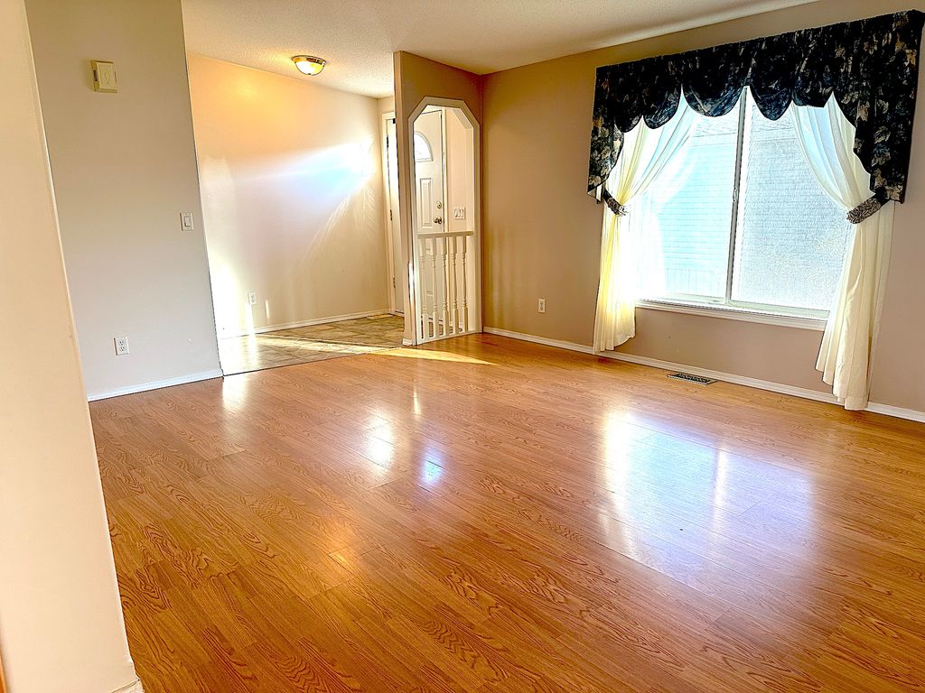 listing image 16514225709810224198