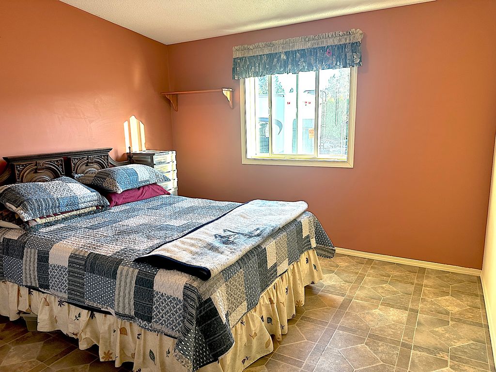 listing image 16516667959087322513