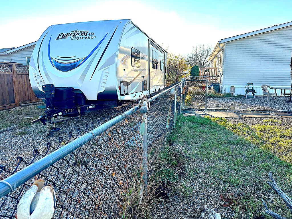 listing image 16512935219495066689