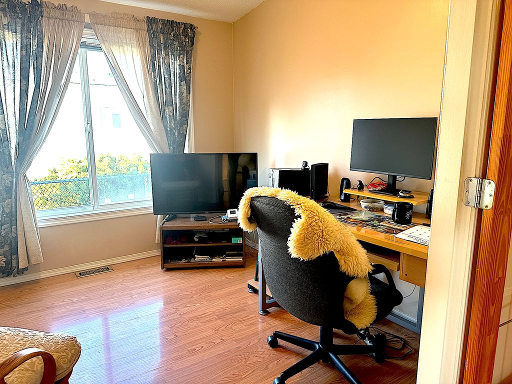 listing image 16516981782616107807