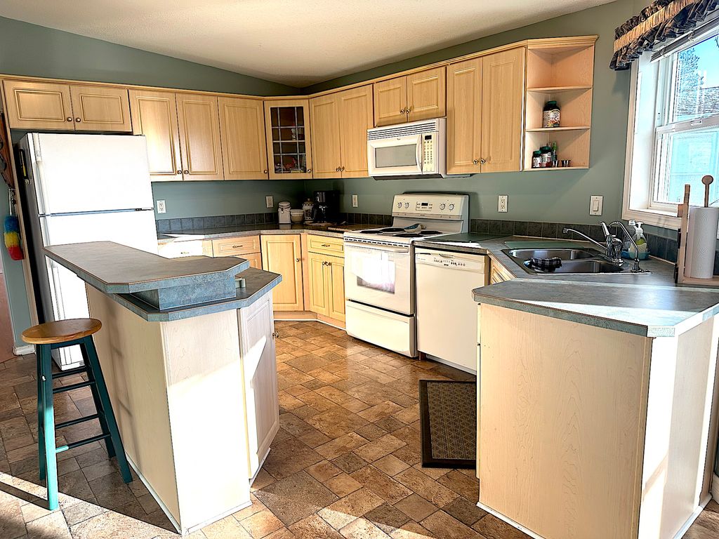 listing image 16518416331699511282