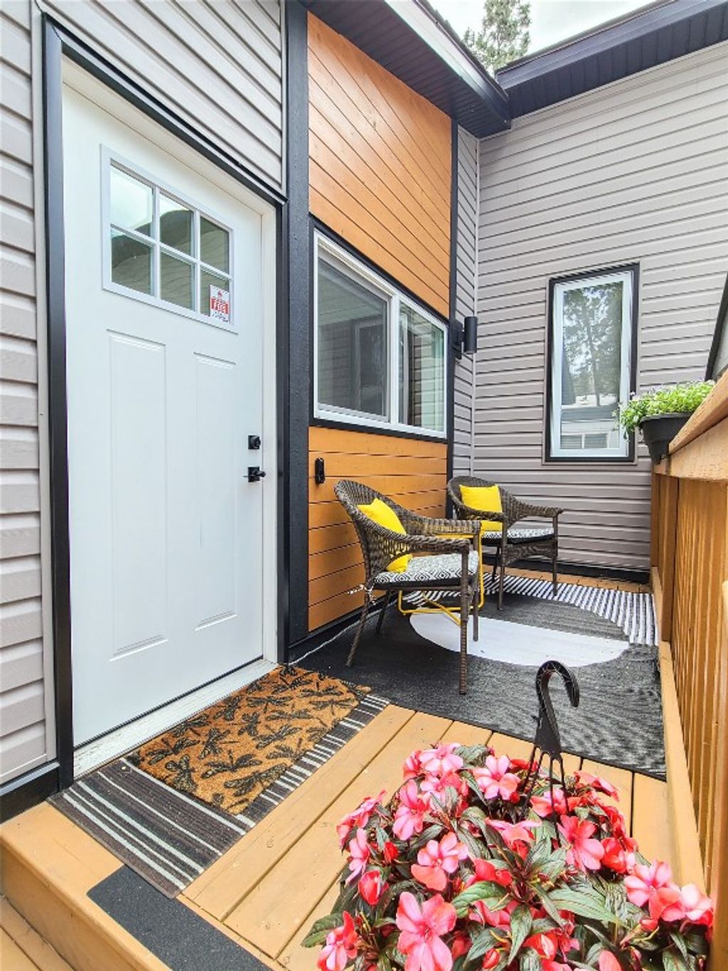 listing image 16518859544533256438