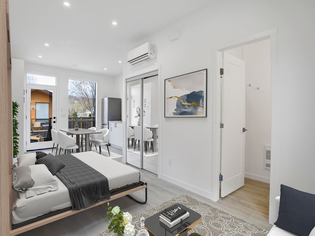 listing image 16516122363639224127