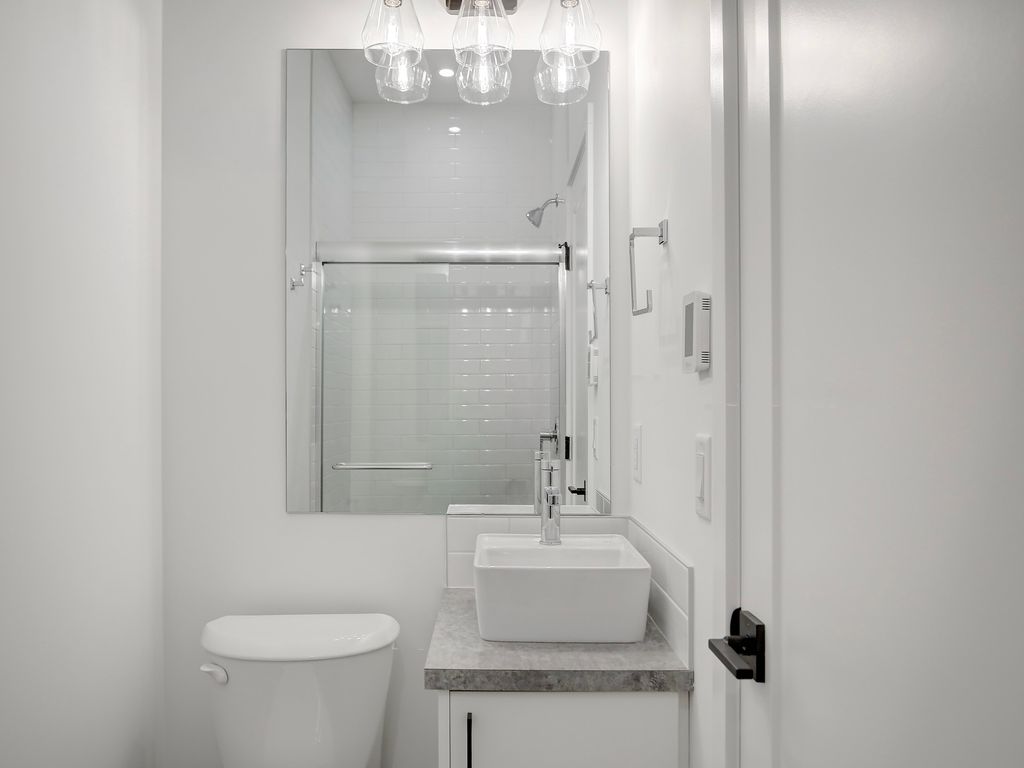 listing image 16516395508836449974