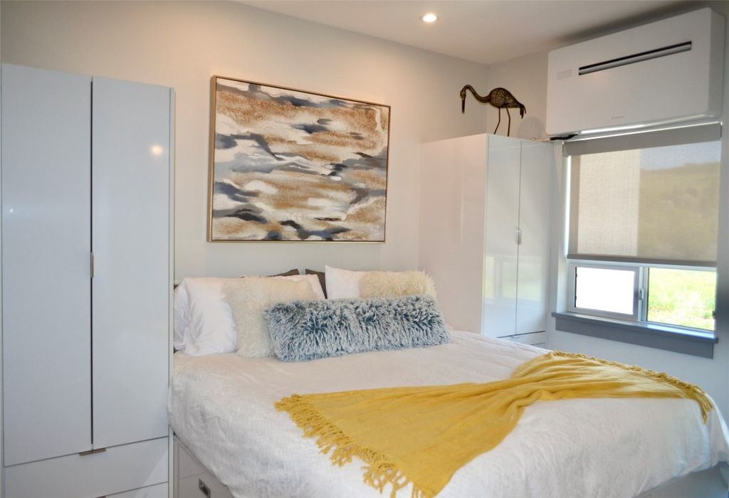 listing image 16513439622279320163