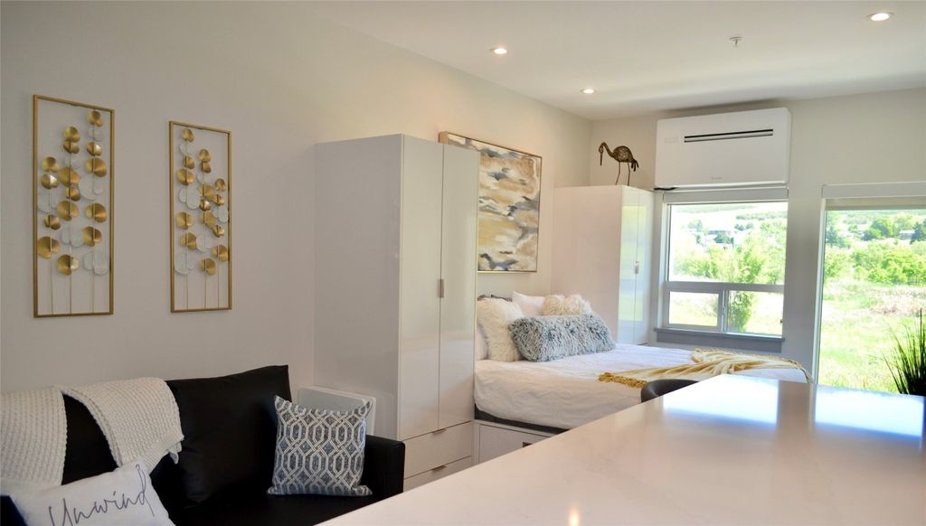 listing image 16518027200729657481
