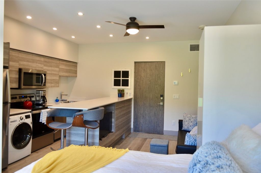 listing image 16511178049541641458