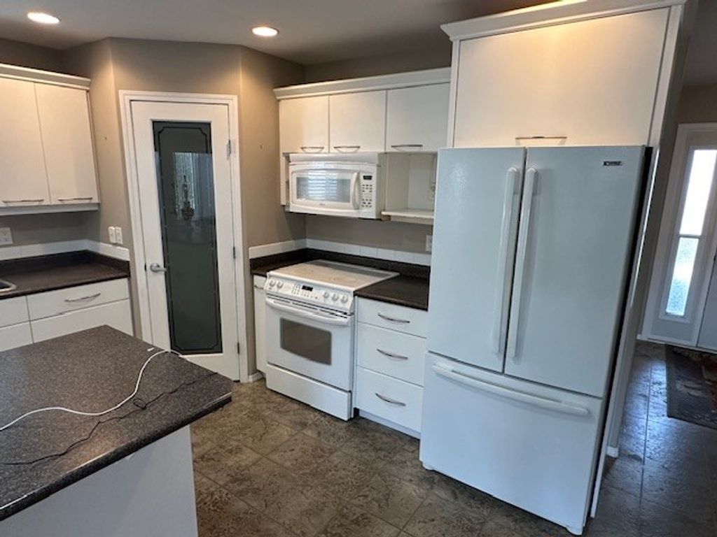 listing image 16513303580255744654