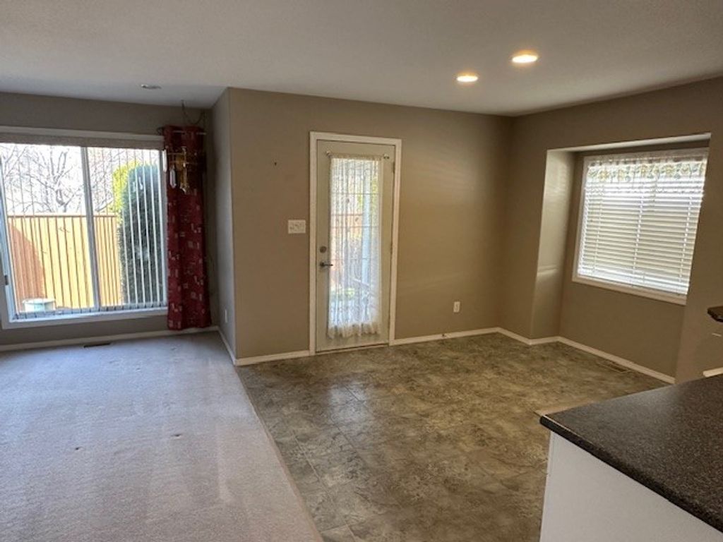 listing image 16514953997460906760