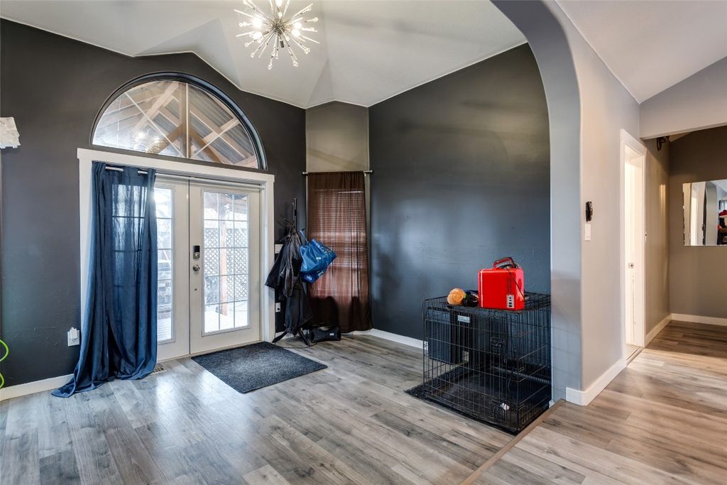 listing image 16514159476664235491